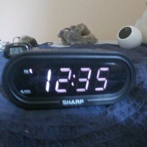 Sharp LED Alarm Clock Model SPC 476 - 2021 - Dimmable Display - Snooze - Black